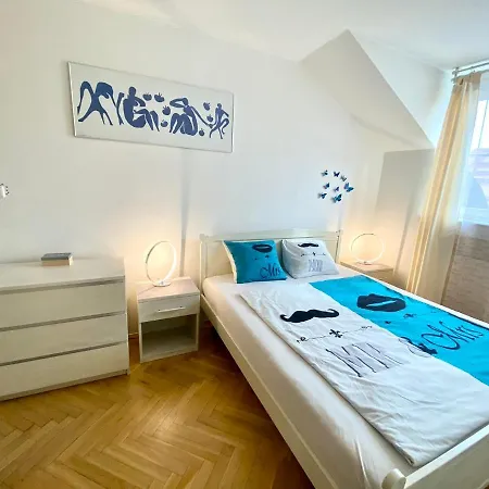 Fantastic In The Center Apartment