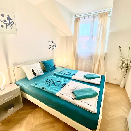 Fantastic In The Center Apartment